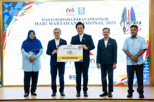 DATUK FAHMI FADZIL