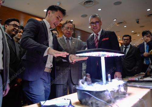 TAN SRI ABANG JOHARI TUN OPENG