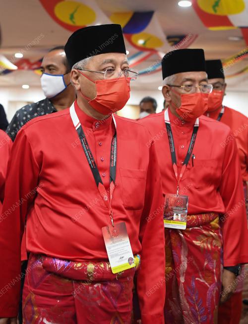 DATUK SERI ISMAIL SABRI YAAKOB