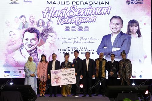 FAHMI FADZIL