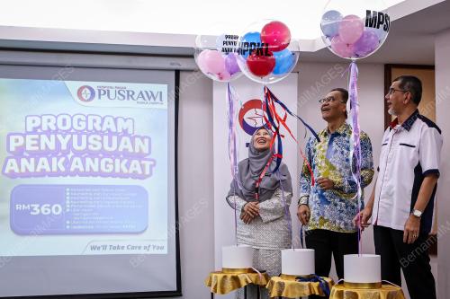 DATUK SERI DR DZULKEFLY AHMAD