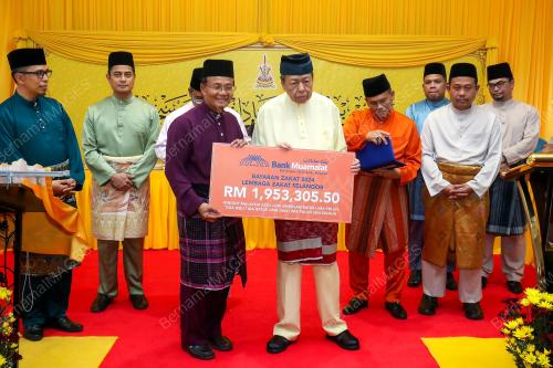 SULTAN SHARAFUDDIN IDRIS SHAH