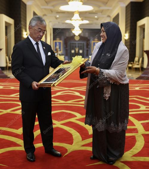 AL-SULTAN ABDULLAH RI'AYATUDDIN AL-MUSTAFA BILLAH SHAH