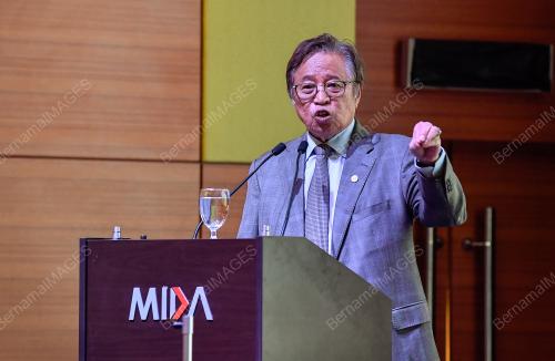 TAN SRI ABANG JOHARI TUN OPENG