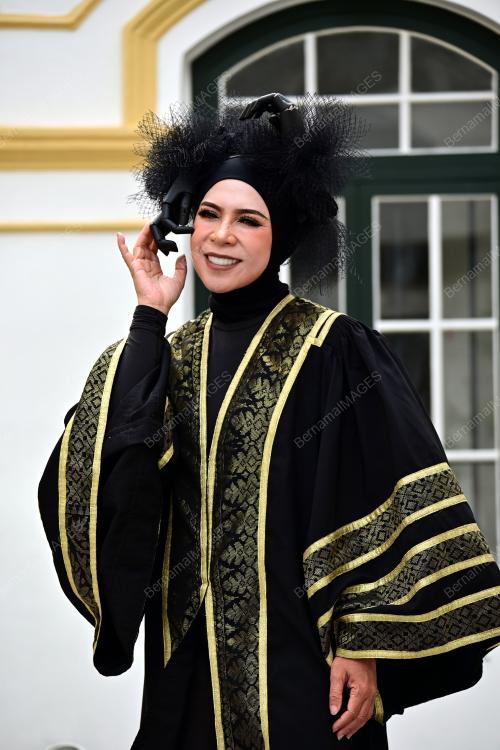 MELLY GOESLAW