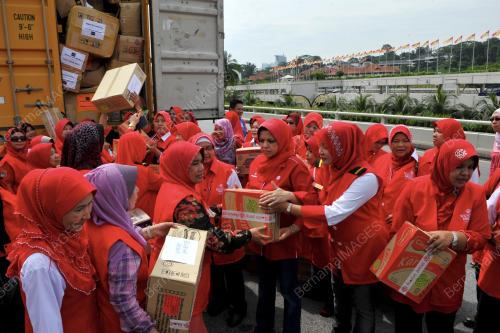KL12_01012015_WANITA_UMNO_BANJIR