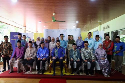 TENGKU AMIR SHAH SULTAN SHARAFUDDIN IDRIS SHAH