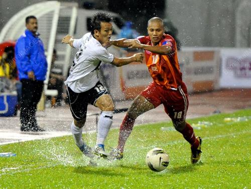 KL12_01052012_BOLA