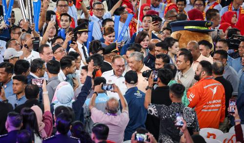 KL12_010522026_HARI_PEKERJA