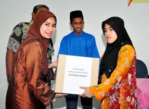 YAYASAN EMKAY
