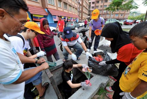 KL12_02032014_GOTONG_ROYONG