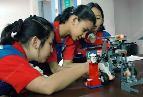 PERTANDINGAN ROBOTIK KEBANGSAAN
