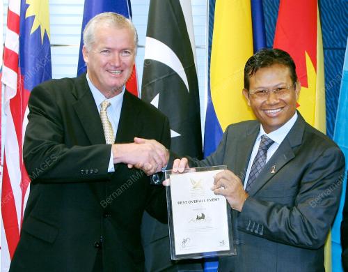 DATUK SERI AHMAD SHABERY CHEEK