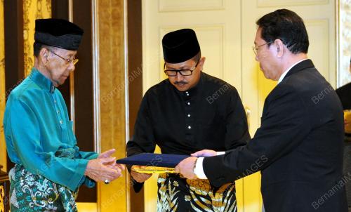 KL12_02092014_AGONG
