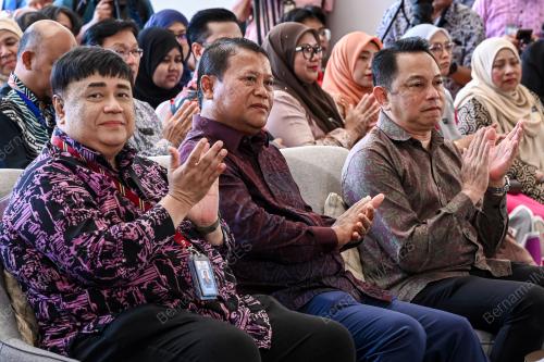 DATUK NOR AZMIE DIRON