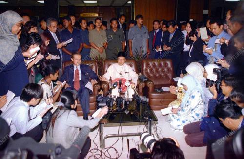KL12_03022016_SIDANG_BERITA