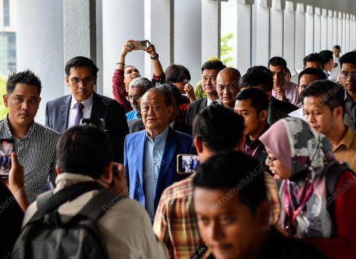 TAN SRI ROBERT TAN HUA CHOON