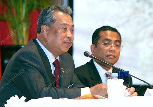 TAN SRI MUHYIDDIN MOHD YASSIN