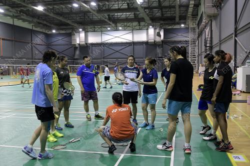 LATIHAN_BADMINTON
