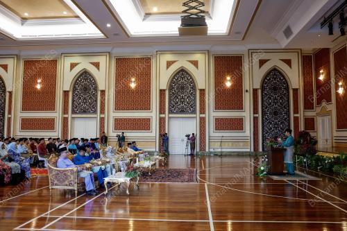 TUNKU AZIZAH AMINAH MAIMUNAH ISKANDARIAH