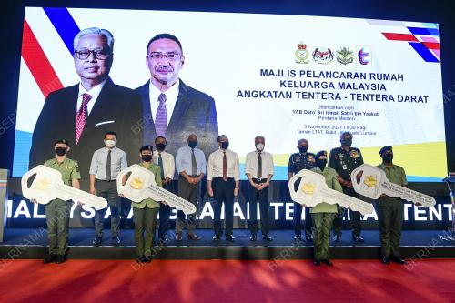 DATUK SERI ISMAIL SABRI YAAKOB