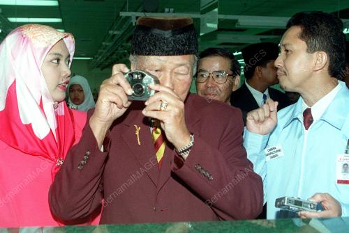 KL12_03_08_00_CAMERA_UNDER_WATE_12012016