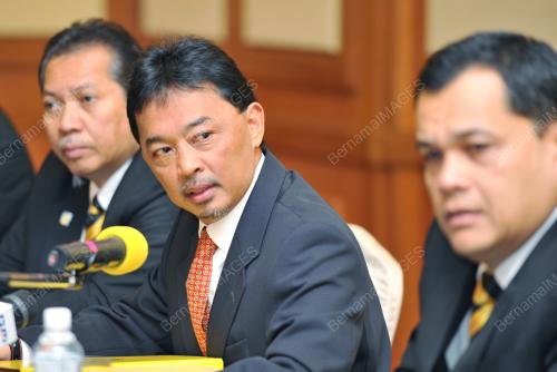 KL12_04022012_EXCO_FAM