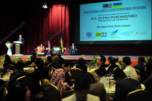 KL12_04082016_POROSHENKO_FORUM