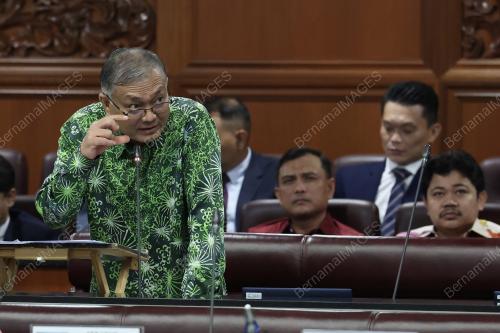DATUK SERI DR SHAMSUL ANUAR NASARAH
