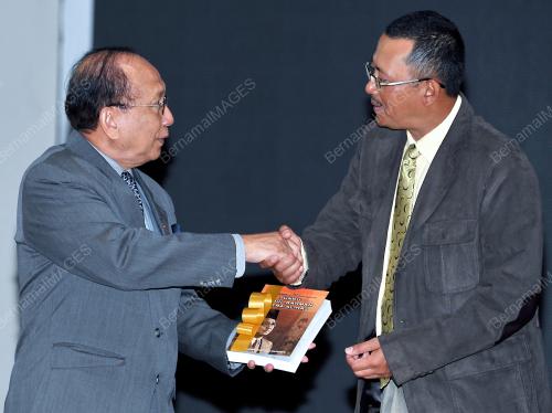 DATUK SERI UTAMA DR RAIS YATIM