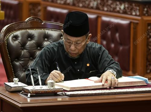 DATUK HUSAIN AWANG