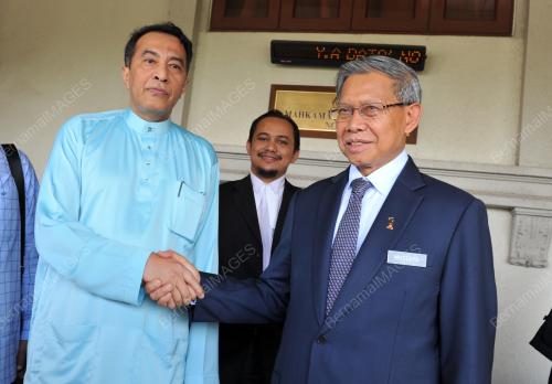KL12_0416_SALAM_MAHKAMAH_15042016