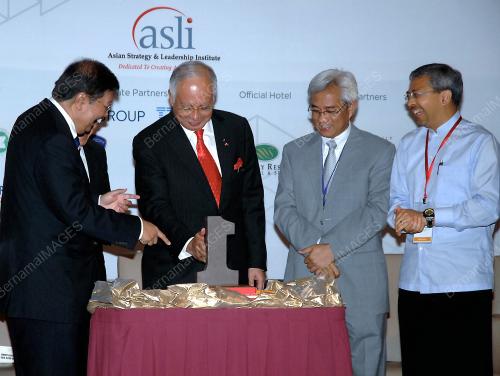 MOHD NAJIB TUN ABDUL RAZAK