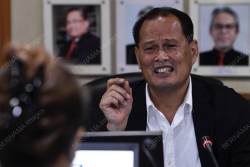 ROFESOR DATUK DR RADUAN CHE ROSE