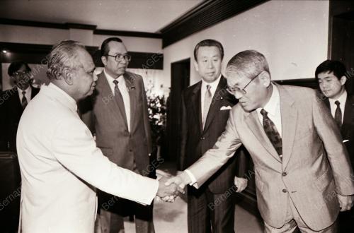 YAB ENCIK ABDUL GHAFAR BABA
