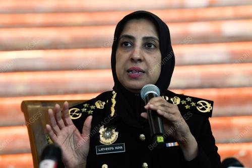 LATHEEFA KOYA