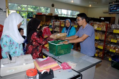PERSIAPAN MENYAMBUT AIDILFITRI