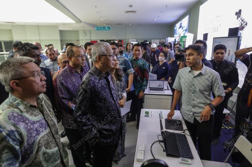 DATUK SERI ISMAIL SABRI YAAKOB