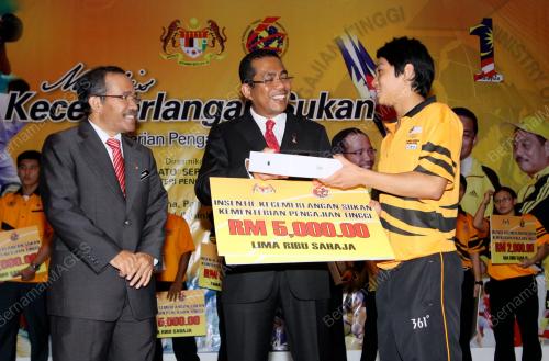 KL12_07022011_SUKAN