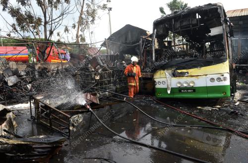 KL12_07022017_BAS_TERBAKAR