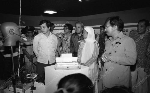 KL12_07042015_PAMERAN