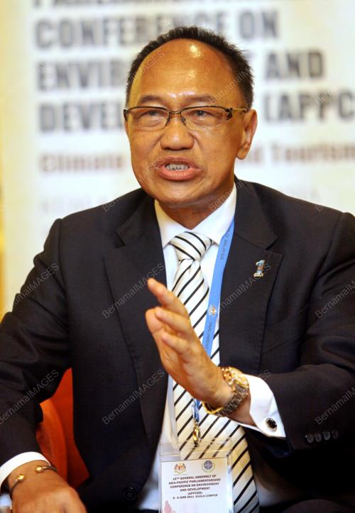 DATUK DR JAMES DAWOS MAMIT