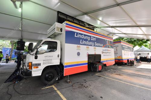 TRAK VAKSIN BERGERAK