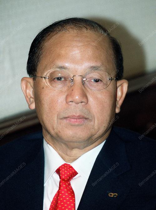 TAN SRI AZMAN HASHIM