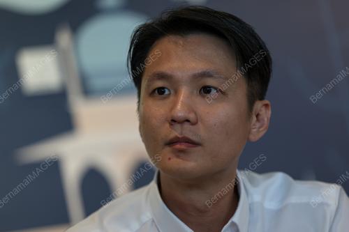 LEE WAI HONG