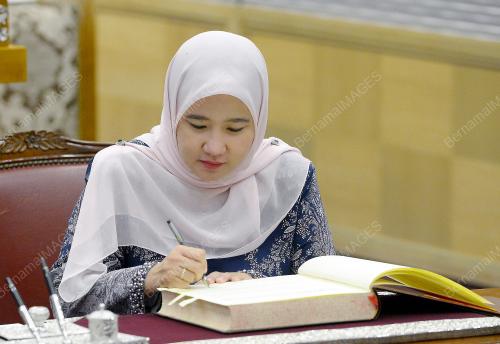 KL12_07122016_ANGKAT_SUMPAH