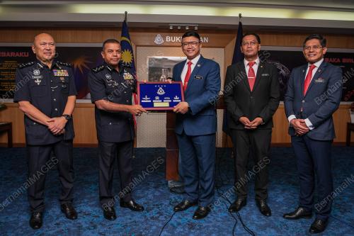 DATUK SERI AYOB KHAN MYDIN PITCHAY
