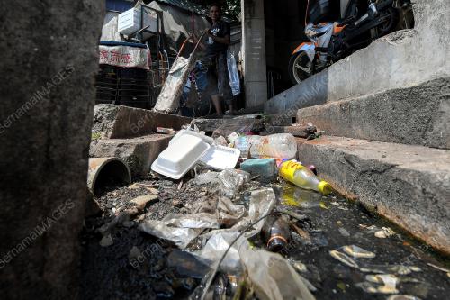 KL12_08022019_SAMPAH_BN201902070004