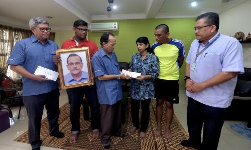 KL12_08042016_BANTUAN_CEK