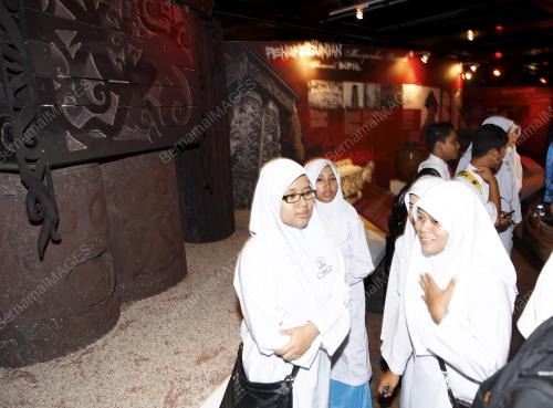 PAMERAN KERANDA